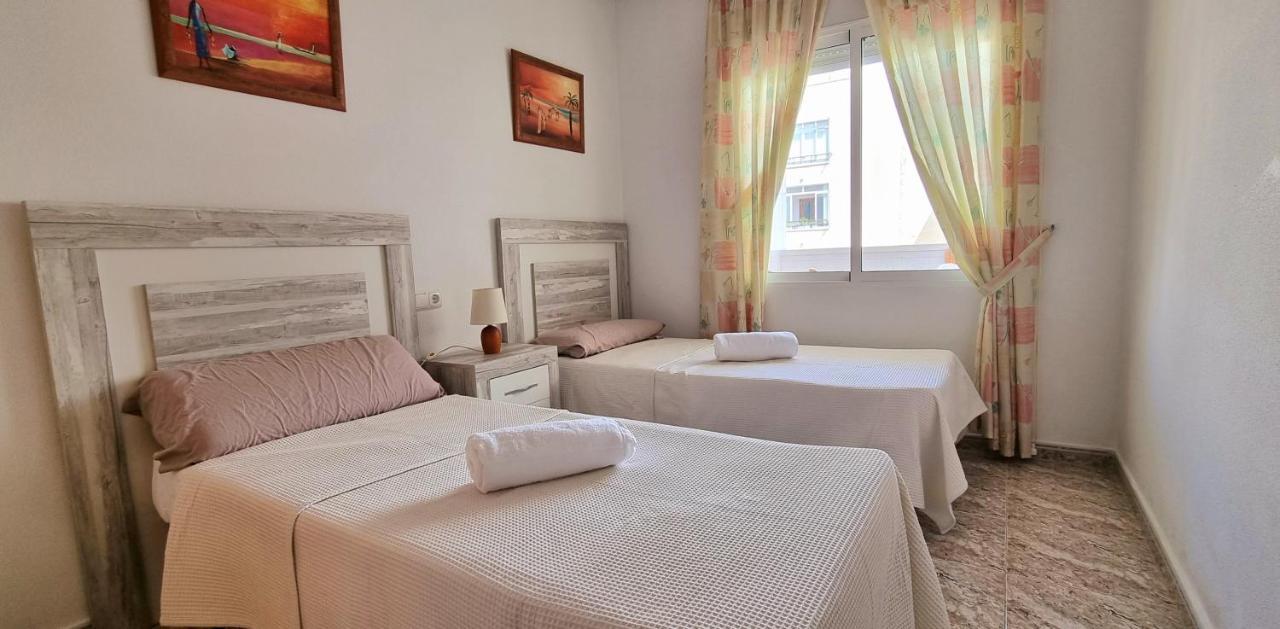 Grand Appartement A 5Min De La Plage Torrevieja Exterior foto